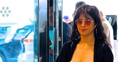 صور.. كاميلا كابيلو تظهر بفستان سعره 255 جنيه استرليني فى نيويورك