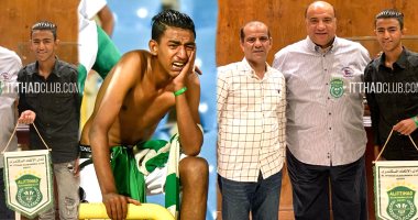 مصيلحى يكرم مشجع الاتحاد الباكى فى لقاء الزمالك