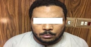ابن القنصل..ضبط شخص يزور المستندات للمواطنين في قنا
