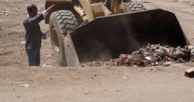 "صحتنا فى نظافة بيئتنا".. حملة نظافة وندوات توعية بمركز أبنوب فى أسيوط (صور)