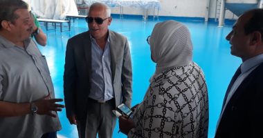 صور.. محافظ بورسعيد يتفقد مصنع إنتاج الزيوت بالمنطقة الصناعية 