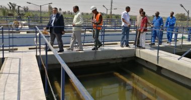 صور.. شركة مياة الأقصر تبدء تجديد مطابق الصرف بالطريق الصحراوى