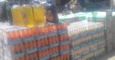 ضبط سيارتين محملتين بـ 20 ألف علبة سجائر مهربة ومواد غذائية منتهية الصلاحية بأسيوط