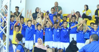 صور.. نجوم المستقبل يظهرون فى حفل افتتاح بطولة العالم للطائرة 