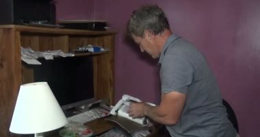 فيديو.. عودة إحدى العائلات إلى ديارها فى باهاماس بعد إعصار دوريان