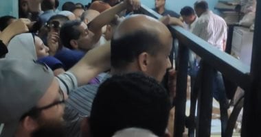 أهالى السيوف بالأسكندرية يطالبون بتوسعة الشهر العقارى لتخفيف الزحام