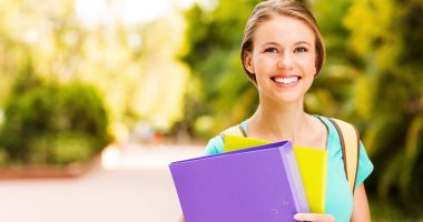الأصفر والبرتقالى.. ألوان تثير الشعور بالتفاؤل أول يوم دراسة للجامعيين
