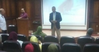 احتجاجات هونج كونج إلى أين؟.. زعيمة الإقليم تتراجع بإلغاء مشروع قانون الترحيل إلى الصين.. والبورصة ترتفع متأثرة بالقرار.. ومخاوف "الجارديان" من ركود اقتصادى قادم.. ورد فعل المحتجين كلمة السر فى إنهاء الأزمة