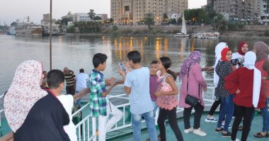 صور.. انطلاق أولى الرحلات الأسبوعية لمشروع العبارات النهرية بأسيوط