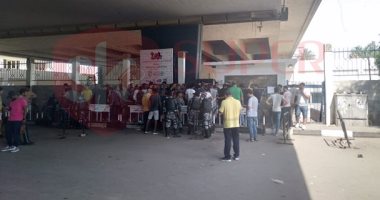 شوف بعيون سوبر كورة.. تكدس جماهير الزمالك بعد نفاد تذاكر نهائى كأس مصر