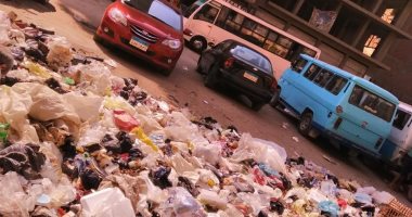 أهالى "أم بيومى" يشكون من تراكم القمامة فى شبرا الخيمة
