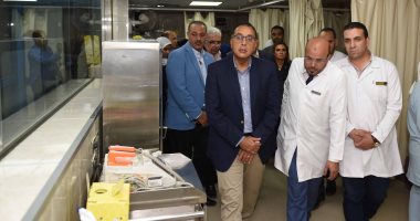 رئيس الوزراء يتفقد مجمع الصناعات بالمنيا ويفتتح مركز خدمات المستثمرين