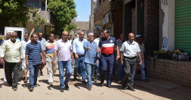 صور.. محافظ الأقصر يتفقد مشروعات مدينة أرمنت ويوجه بزيادة القوافل 