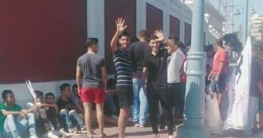 جمهور الزمالك على كل "شباك" لشراء تذاكر لقاء بيراميدز.. صور