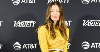 في تورنتو..جيسيا بيل تروج لـ Limetown مرتديه فستان من Fendi