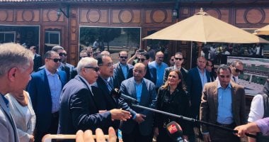 رئيس الوزراء يتفقد شارع مصر بالمنيا ويوجه بتخصيص مقاعد ثابتة للمواطنين