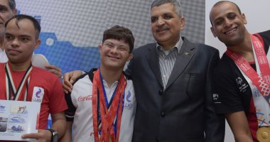 خلال زيارة وفد مبادرة "مصر تستطيع"..   رئيس هيئة قناة السويس يشيد بأبطال مصر من الأولمبياد الخاص والمشاركين بمشروع ألف قائد أفريقى وأبناء الشهداء.. ويؤكد: القناة نموذج لقدرة مصر على التحدى والإنجاز.. صور