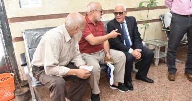 صور.. محافظ بورسعيد يتفقد المركز التكنولوجى المتطور ببورفؤاد 