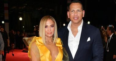 صور.. خطيب جنيفر لوبيز يدعمها بعرض فيلمها Hustlers بمهرجان تورنتو السينمائى