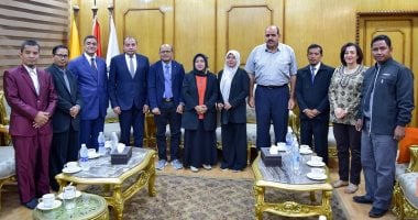 رئيس جامعة بنى سويف يستقبل وفد اندونيسى علمى لبحث التعاون فى مجال التعليم والبحث العلمي