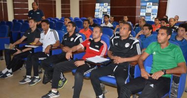 350 حكما يدخلون معسكرات  الاستعداد للموسم الجديد غداً  