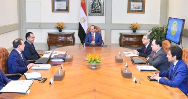 السيسى يبحث استراتيجية وزارة البترول ويوجه بالتوسع فى خطط البحث والاستكشاف