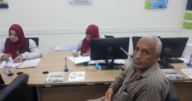 وزير الإسكان يتفقد مركز خدمات شركة مياه الشرب والصرف بأسيوط