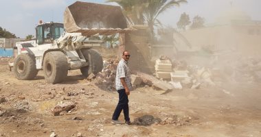 محافظة القاهرة تزيل 53 جبانة بمحيط عين الحياة وتنقل الرفات لـ15 مايو