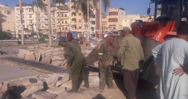 صور.. رفع 16 طن قمامة وتراكمات وتركيب 70 متر بلدورات فى حملات بشوارع الأقصر
