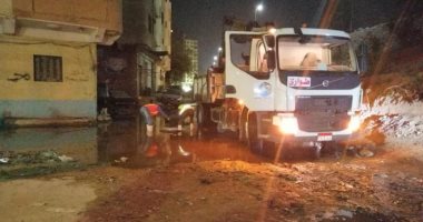 محافظ الجيزة: شفط مياه الصرف ببولاق وتركيب أغطية للبالوعات بالعمرانية
