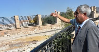 صور.. محافظ أسوان يتابع أعمال تنفيذ محور بديل الخزان بتكلفة 2 مليار جنيه