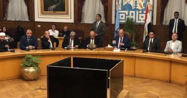 بدء حفل محافظة القاهرة لتوزيع 1000 شنطة مجانا 