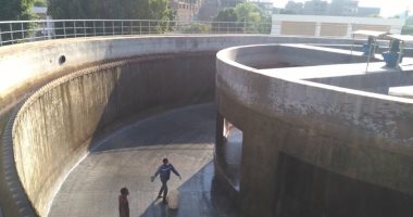 صور.. شركة مياة الأقصر تجرى أعمال غسيل وتعقيم مروقات محطة مياه الشرب الكبرى