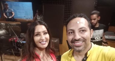 صور.. شاهد البروفات الأخيرة للمطربة لطيفة قبل حفلها بالإسكندرية