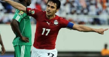 اعرف رسالة أحمد حسن لراموس ورونالدو بعد اقترابهما من عمادة لاعبى العالم
