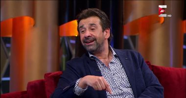 "لو رجع الزمن هتتجوز مراتك تانى؟ ".. سؤال كريم عبد العزيز بفيلمه الجديد