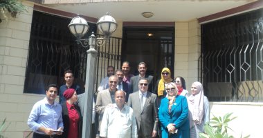 رئيس جامعة بنها يفتتح منفذ بيع المنتجات بمجمع الكليات
