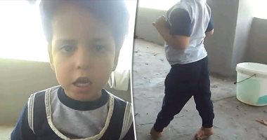 معاناة طفل بالشرقية.. وُلد بتشوه بالقدمين ويحتاج 15 ألف جنيه لعلاجه.. صور
