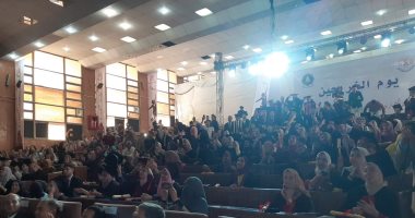 صور.. تجارة المنصورة تحتفل بتخرج الدفعة 42