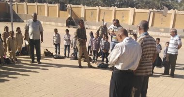 صور.. مدارس الأقصر تستقبل تلاميذ رياض الأطفال والصفين الأول والثانى الابتدائى