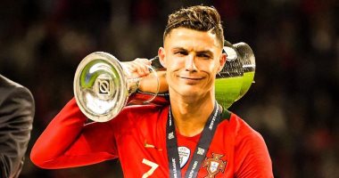 العمر مجرد رقم.. رونالدو يسجل 5 أهداف فى مباراتين مع منتخب البرتغال