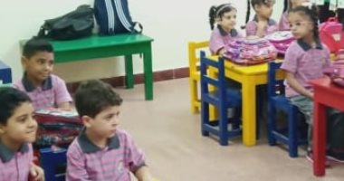 أول يوم مدرسة .. محمد يشارك بصورة ابنه معاذ "كجى 1" بأجمل يونيفورم 