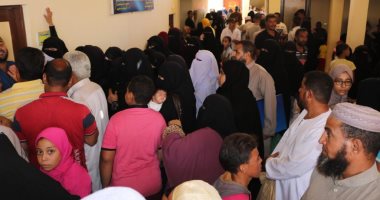 قافلة الأزهر فى الواحات البحرية تختتم أعمالها بعد إجراء 253 عملية جراحية