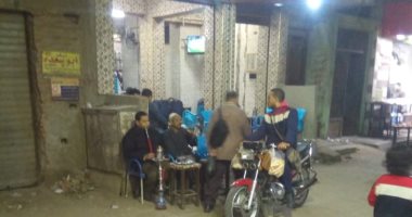 قارئ يشكو فرش المقاهى وإشغالها لشارع محروس الخراط بالخصوص