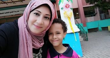 أول يوم مدرسة.. محمد بالصف الأول الابتدائى ونفسه يطلع الفضاء