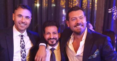 شاهد.. نجم الأهلى بصحبة أحمد عز وعمرو يوسف