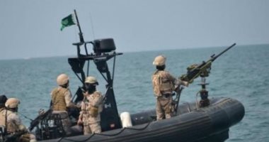 حرس الحدود السعودى ينقذ قاربا كويتيا تعطل فى عرض البحر على متنه شخصين