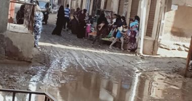اضبط مخالفة.. مدخل قرية البرادعة بالقناطر الخيرية "بركة" لمياه الصرف الصحى
