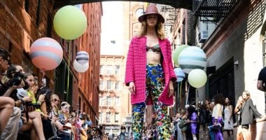 عرض أزياء Cynthia Rowley بالقبعات مستوحى من سلسلة قصص الكارتون Dr. Seuss