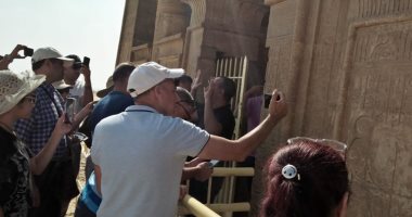 صور.. وفد "المرشدين السياحيين بالإسكندرية" يزور المعالم الأثرية بالمنيا